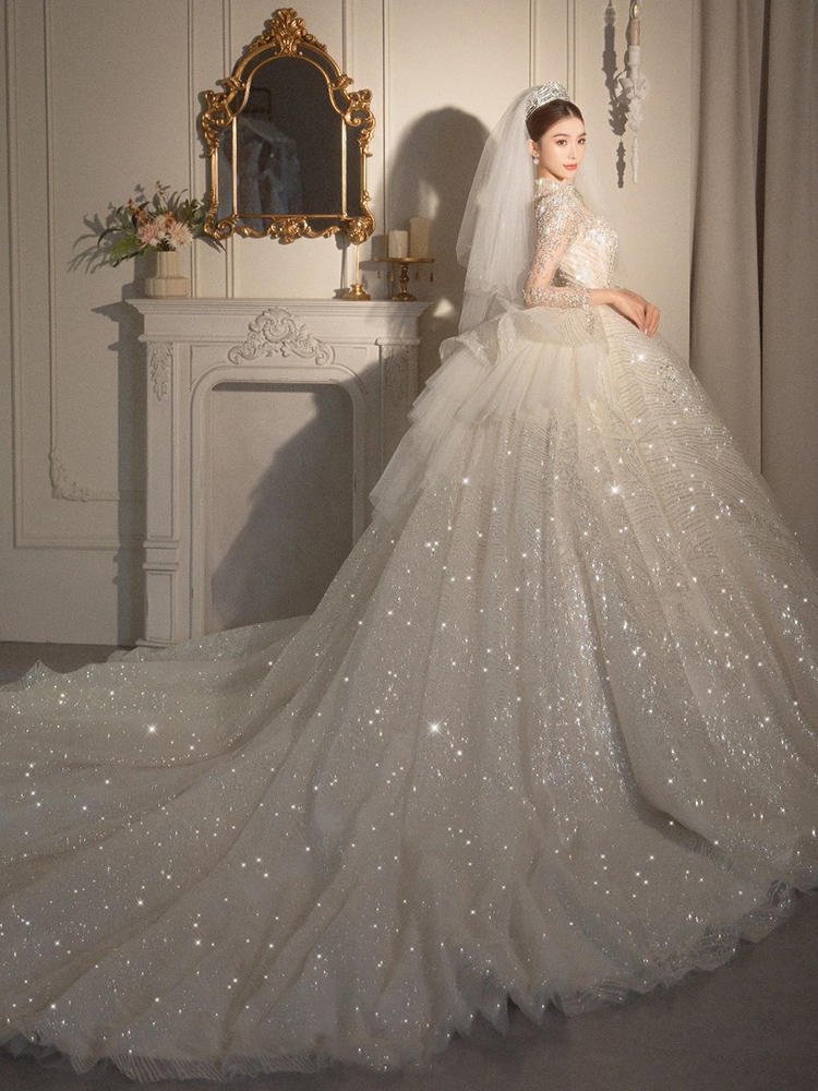 Long Sleeved Retro Bride Luxurious French Wedding Dress For Women - Image 4