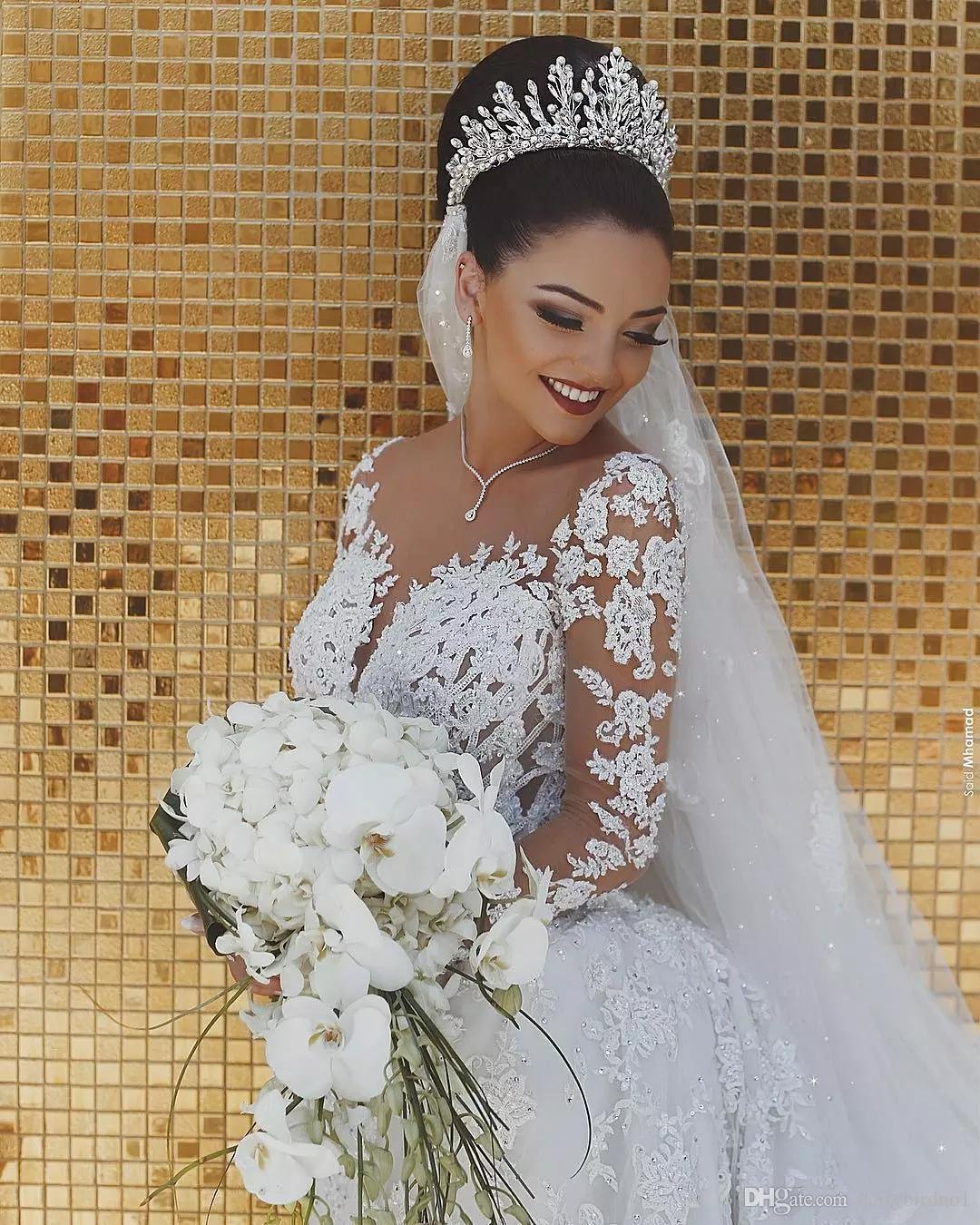 Luxury mermaid lace wedding dress - Image 5