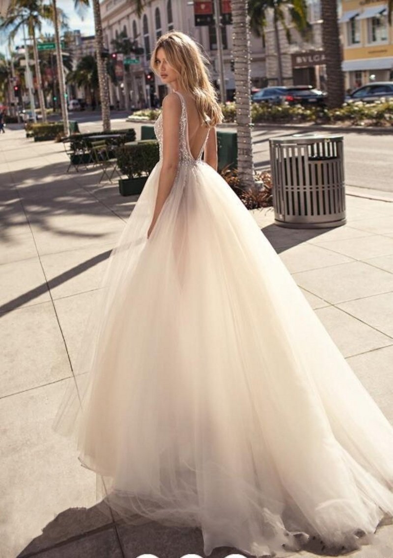 Sexy Deep V-neck Bare Legs Bridal Bridal Photography Location Light Wedding Dress - Image 4