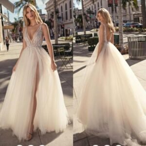 Sexy Deep V-neck Bare Legs Bridal Bridal Photography Location Light Wedding Dress