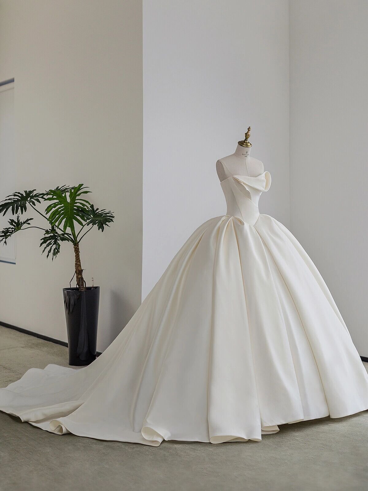 Vintage Satin Tube Top Light Master Wedding Bridal Dress - Image 4