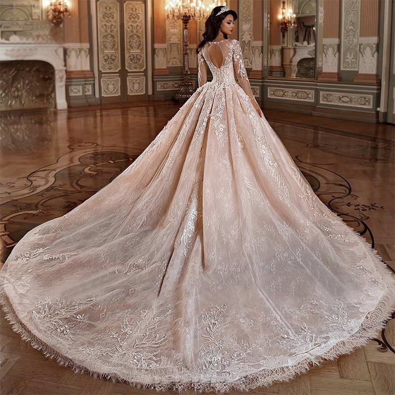 Long Trailing Mid-waist Backless Wedding Dress White - Image 6